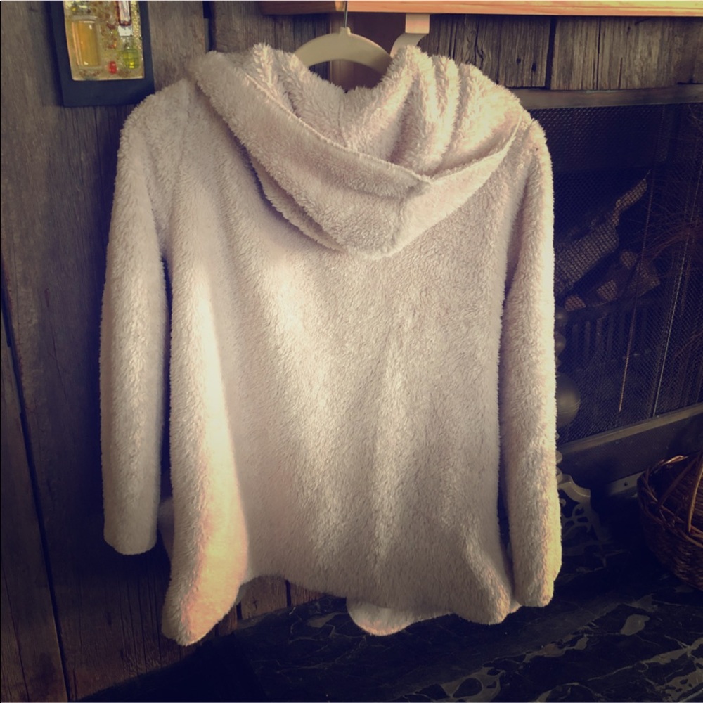 🦋fuzzy warm jacket.🦋 - Picture 2 of 2